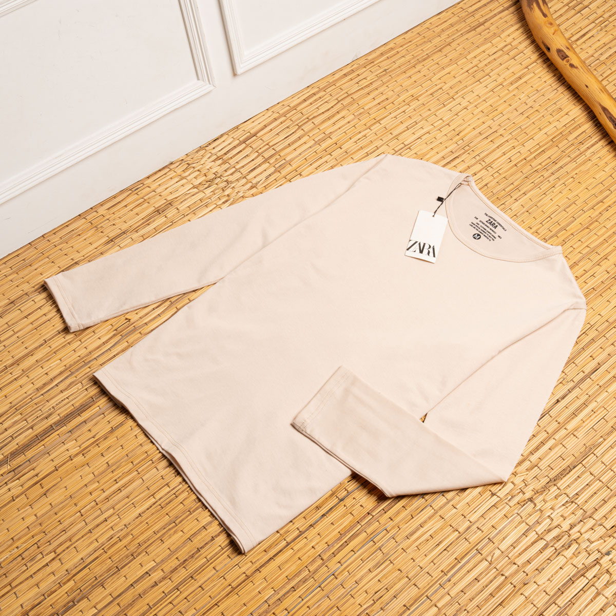 شيرت Zara Basic – البساطة اللي بتتكلم أناقة وجودة - الصورة 2