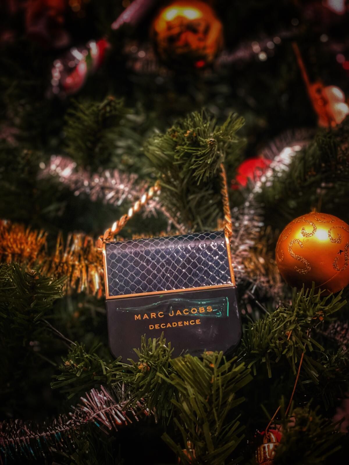 عطر مارك جاكوبس ديكدانس – Marc Jacobs Decadence