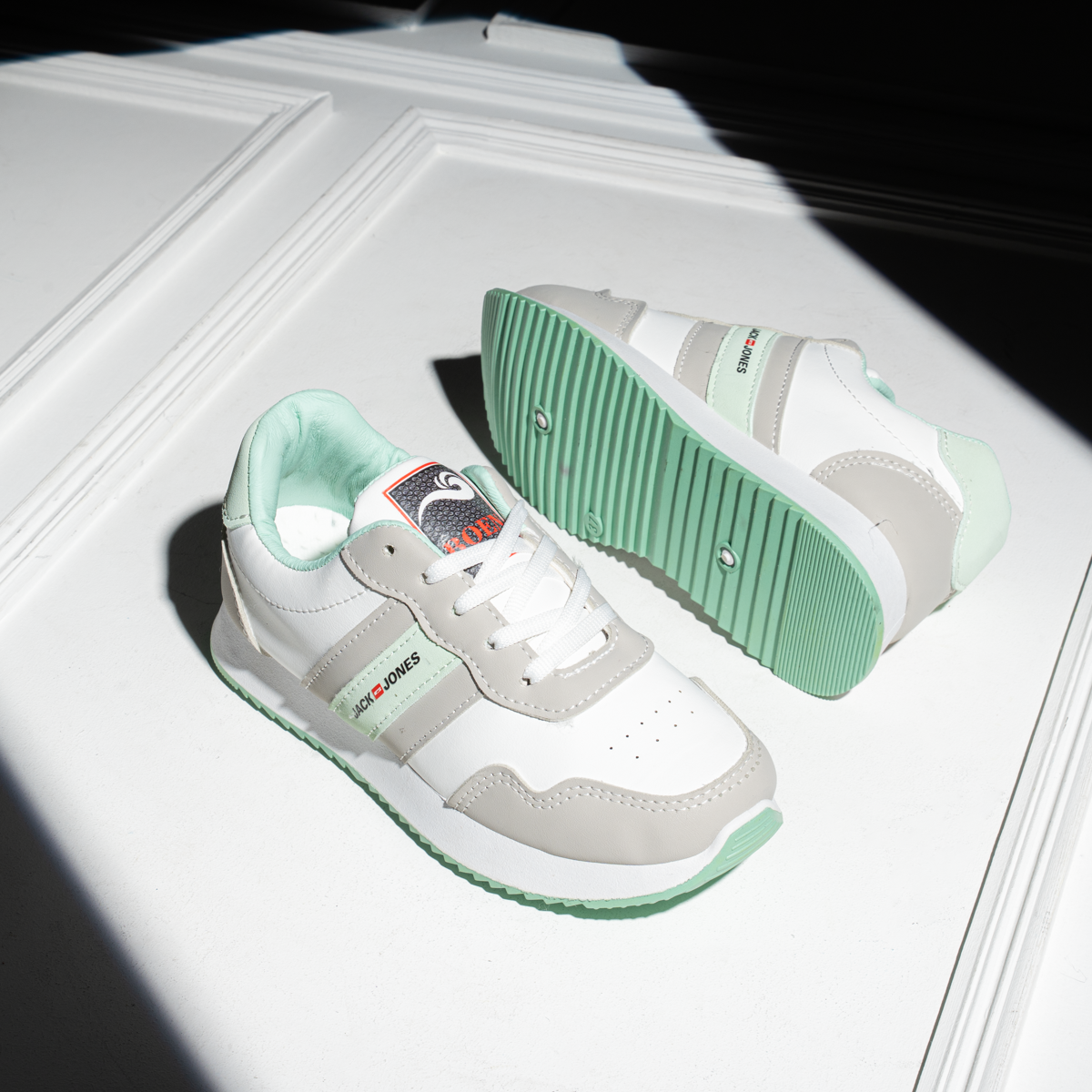 كوتشي Jack & Jones DO9 – الأناقة العصرية بخامة فاخرة وجودة تدوم - الصورة 3