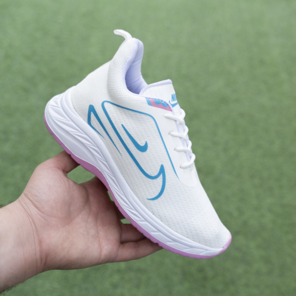 ⁦كوتش Nike حريمي اعملي كل مشوار بخفة وأناقة⁩ - الصورة ⁦8⁩