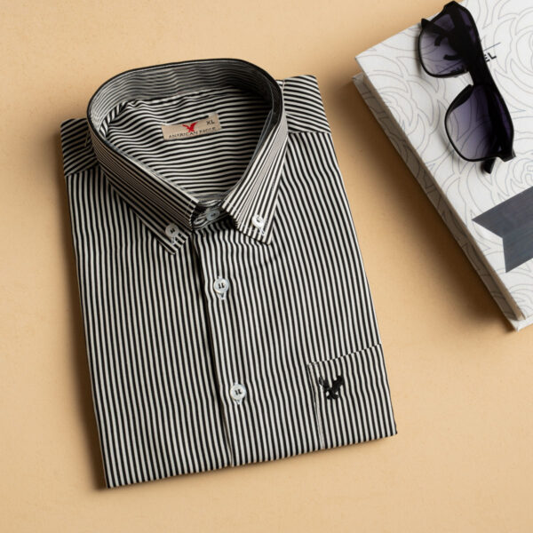 ⁦قميص American Eagle QS2 – لأن الكلاسيك عمره ما بيقدم⁩ - الصورة ⁦6⁩