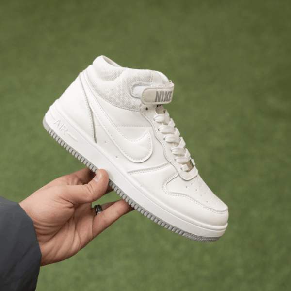 ⁦حذاء NIKE هاف SV2 - خُطواتك الأشيك... راحتك الأذكى⁩ - الصورة ⁦6⁩