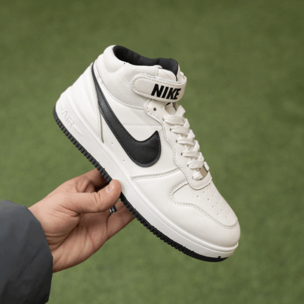 ⁦حذاء NIKE هاف SV2 - خُطواتك الأشيك... راحتك الأذكى⁩ - الصورة ⁦9⁩