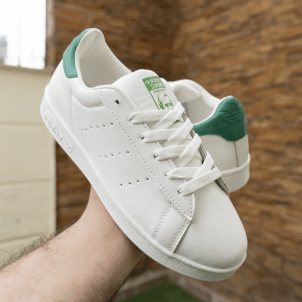⁦حذاء Stan Smith – البساطة الأنيقة التي تناسب كل إطلالة⁩ - الصورة ⁦6⁩