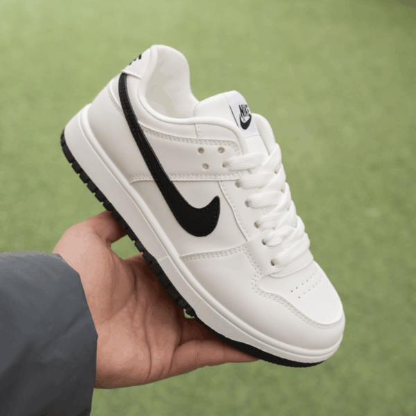 ⁦كوتشي Nike SV7 – خفة وأناقة لكل لحظة في يومك⁩ - الصورة ⁦4⁩