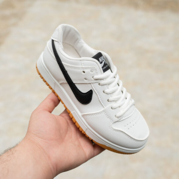 ⁦انطلقي براحة وأناقة – كوتشي Nike النسائي SV51 للمشاوير اليومية⁩ - الصورة ⁦4⁩