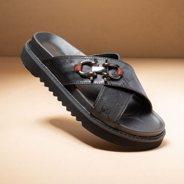 ⁦سليبر Gucci رجالي SV60 – راحة فاخرة بتصميم أنيق يدوم⁩ - الصورة ⁦2⁩