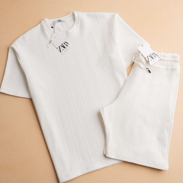 ⁦طقم تيشيرت وشورت Jakar من ZARA – أناقة صيف 2025 بلمسة عالمية⁩ - الصورة ⁦2⁩