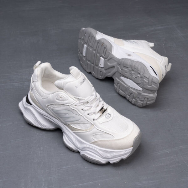 ⁦كوتش Balenciaga – الفخامة تلاقي الشياكة في كل خطوة⁩ - الصورة ⁦2⁩