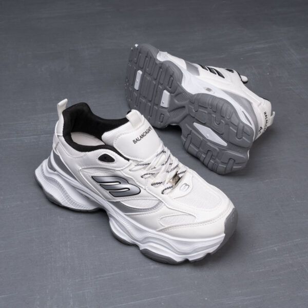 ⁦كوتش Balenciaga – الفخامة تلاقي الشياكة في كل خطوة⁩ - الصورة ⁦5⁩