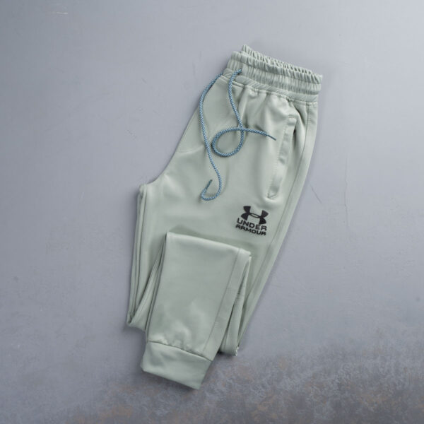⁦بنطلون Under Armour مستورد – لوجو رابر بارز بجودة فاخرة⁩ - الصورة ⁦12⁩