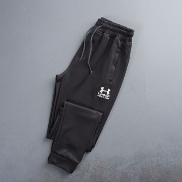 ⁦بنطلون Under Armour مستورد – لوجو رابر بارز بجودة فاخرة⁩ - الصورة ⁦7⁩