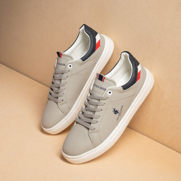 ⁦كوتشي Polo Sneaker V24 – ستايل عصري بخامات فاخرة⁩ - الصورة ⁦2⁩
