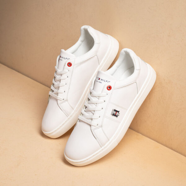 ⁦كوتشي Tommy Sneaker V23 – شياكة عملية وراحة تدوم⁩ - الصورة ⁦2⁩