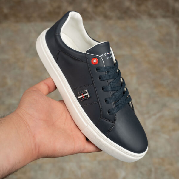 ⁦كوتشي Tommy Sneaker V23 – شياكة عملية وراحة تدوم⁩ - الصورة ⁦5⁩