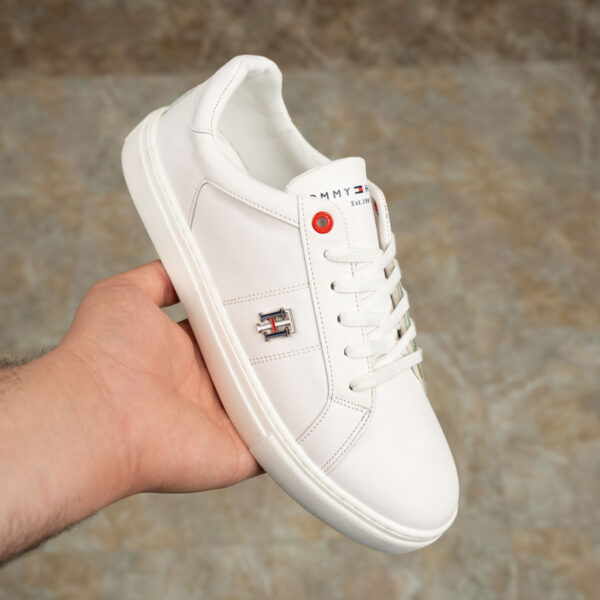 ⁦كوتشي Tommy Sneaker V23 – شياكة عملية وراحة تدوم⁩ - الصورة ⁦4⁩
