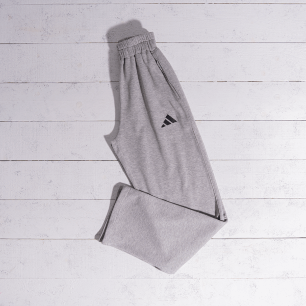 ⁦بنطلون نسائي واسع من Adidas – ستايل تريندي مميز⁩ - الصورة ⁦6⁩