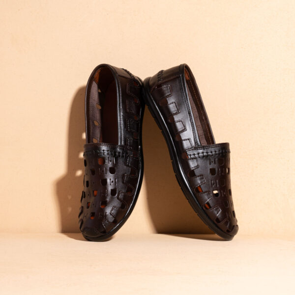 ⁦حذاء Coola Shoes – تصميم صيفي بجلد طبيعي ولمسة عصرية⁩ - الصورة ⁦3⁩