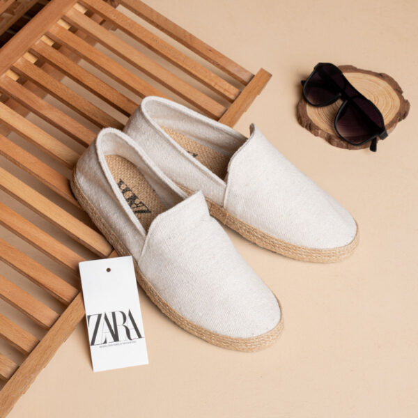 ⁦حذاء Zara SV42 بدون رباط – ستايل صيفي عملي وأنيق⁩ - الصورة ⁦5⁩