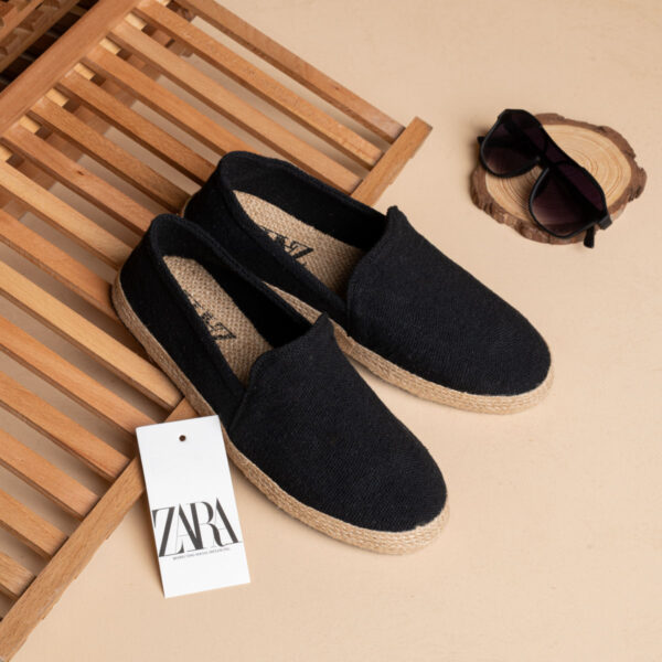 ⁦حذاء Zara SV42 بدون رباط – ستايل صيفي عملي وأنيق⁩ - الصورة ⁦3⁩