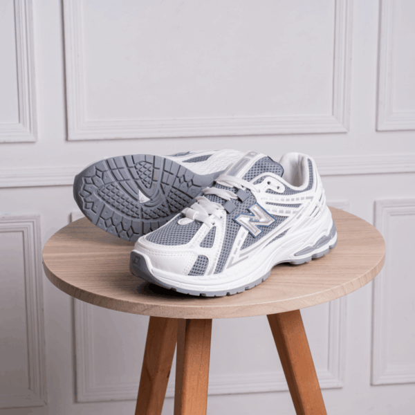⁦كوتشي New Balance حريمي – ستايل عصري لكل يوم⁩ - الصورة ⁦4⁩