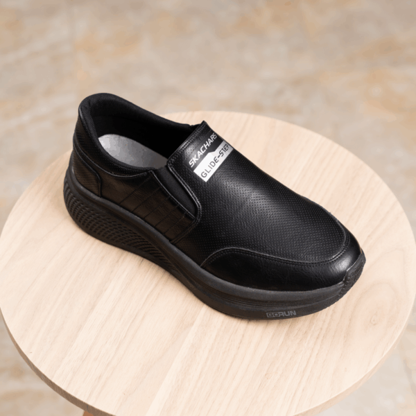 ⁦سكيتشر Glide Step Leather Skechers SV66 – قوة الجلد وأناقة⁩ - الصورة ⁦8⁩
