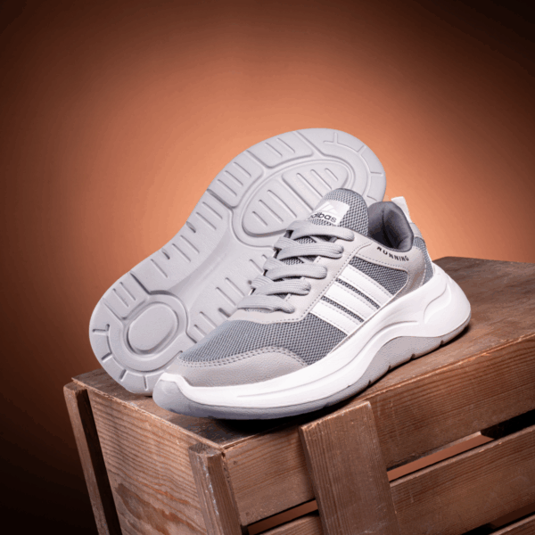 ⁦حذاء Adidas GA2 – تصميم رياضي أنيق بخفة ومرونة مثالية⁩ - الصورة ⁦3⁩