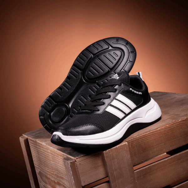 ⁦حذاء Adidas GA2 – تصميم رياضي أنيق بخفة ومرونة مثالية⁩ - الصورة ⁦2⁩
