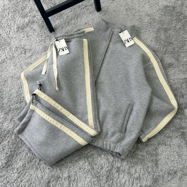 ⁦سوت Zara Strip OverSize – الراحة الفاخرة بأسلوب عصري جريء⁩ - الصورة ⁦3⁩