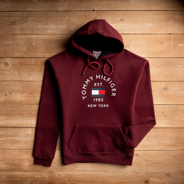 ⁦هودي Tommy New York – الدفء والأناقة في قطعة واحدة⁩ - الصورة ⁦3⁩